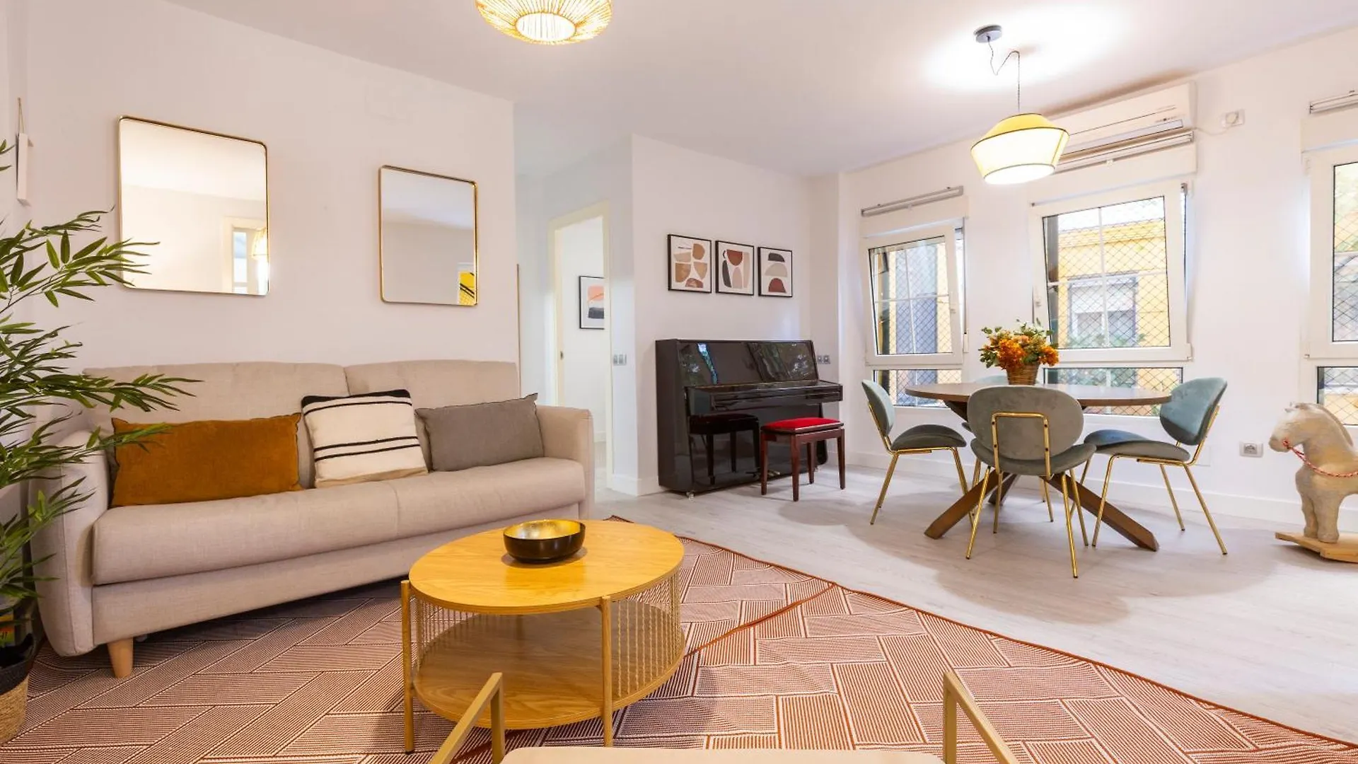 Santiago Suite Home Seville Spain